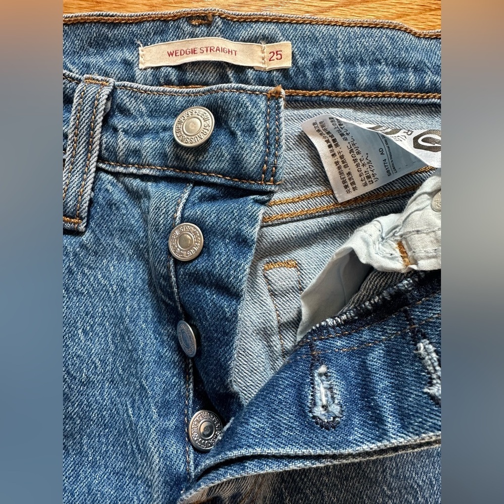 Levi's Wedgie Straight Cropped Raw Hem Blue Jeans size 25 - Picture 3 of 9
